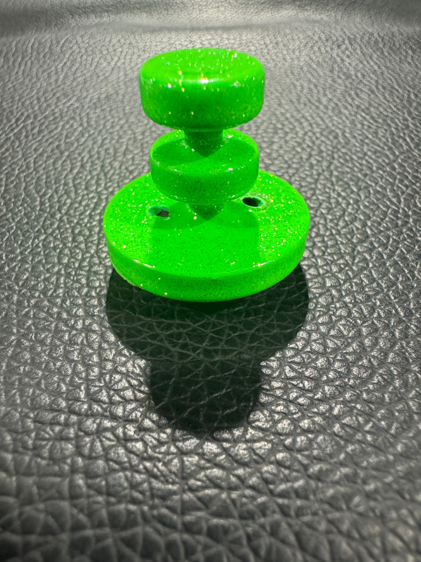 Cloud Vortex 4.3 regular airflow spinner cap for regular size atomizer (UV Green with flake)